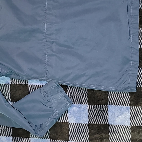 Vintage. Made in USA. Woolrich The Woman. Full-zip w/snap buttons. Medium - Picture 12 of 15